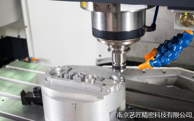 <strong>立式加工中心：cnc鉆攻中心廣泛應(yīng)用在哪些領(lǐng)域的加工？</strong>