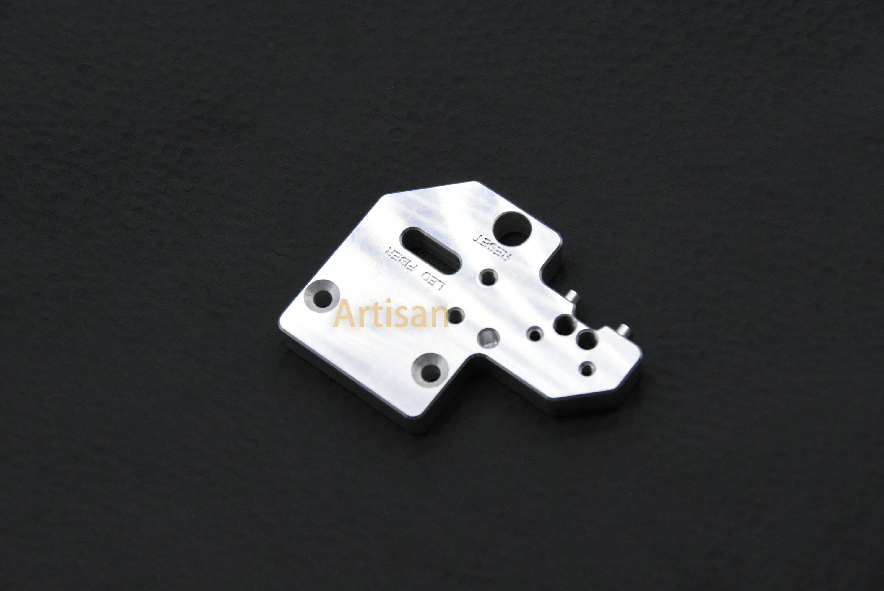 <strong>電子類(lèi)精密件加工：支架2</strong>